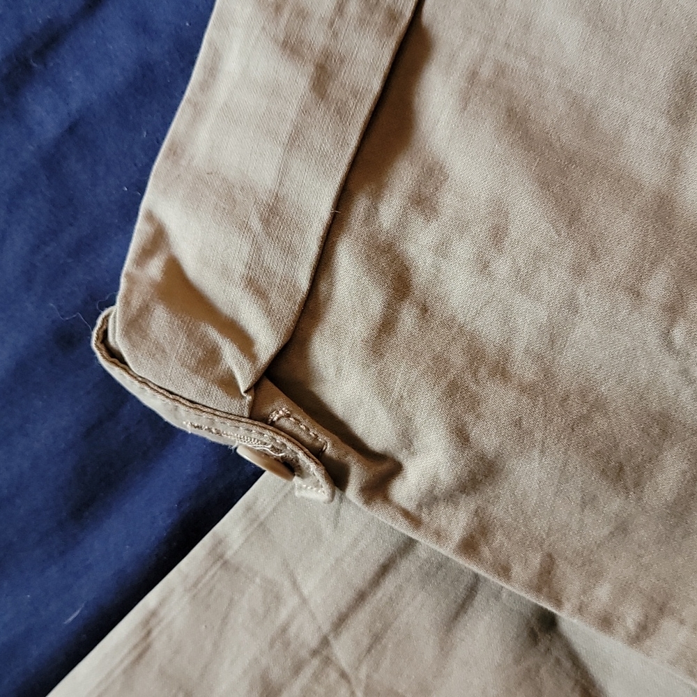 Tan capris - Picture 5 of 8
